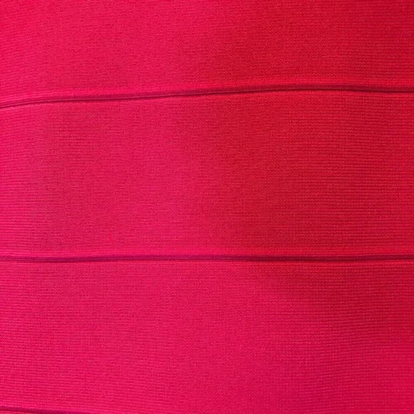 BCBGMAXAZRIA Bandage Red Mini Skirt Size XS EUC CLOSET CLEAR-OUT! - Picture 3 of 9